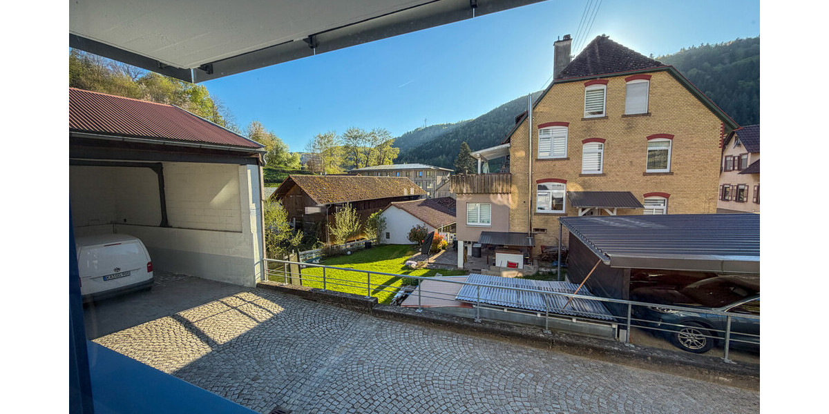 Haus im Haus- 6,5 Zimmer Wohnung in zentraler Lage - Etagenwohnung Höfen an der Enz Höfen (Enz) | Angebot:26888565
