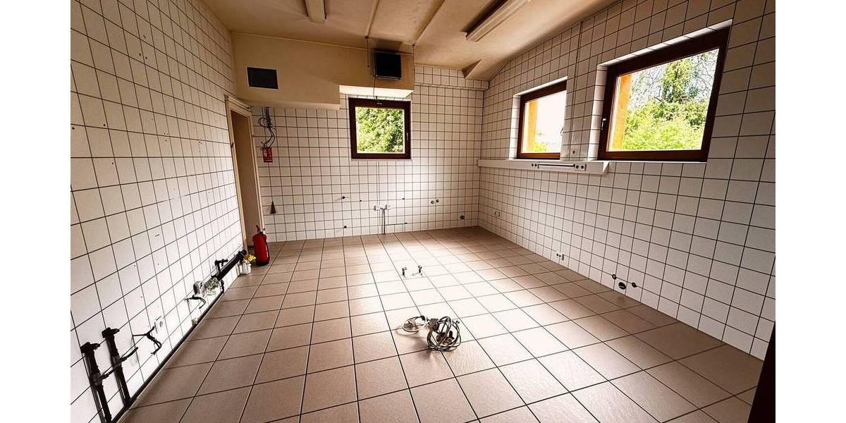 Gewerbeobjekt Pforzheim Südweststadt - 5 Zimmer, 230 m&sup2;, 395.000&euro; | Angebot:19366706