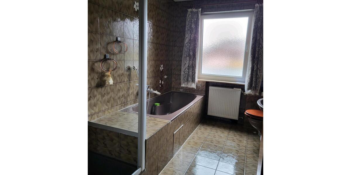 REIHENHAUS Einfamilienhaus Leonberg, 148m2 Wfl, 2 Garagenplätze 6 zimmer