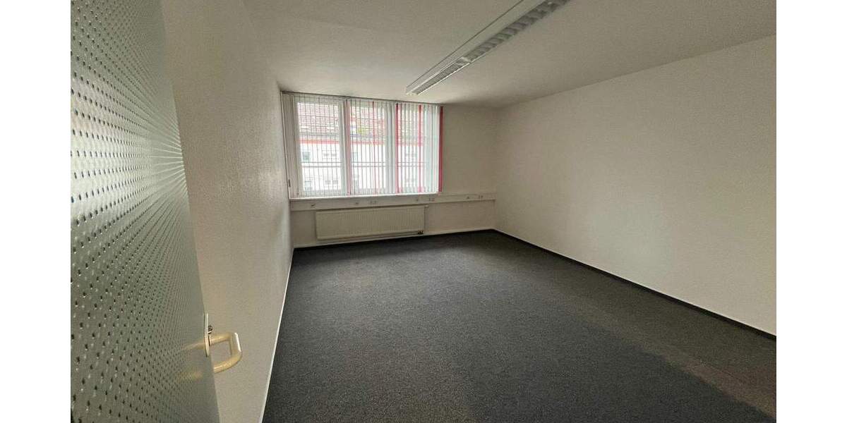 Gewerbeobjekt Karlsruhe Neureut - 7 Zimmer, 160 m&sup2;, 1.950&euro; | Angebot:25796987
