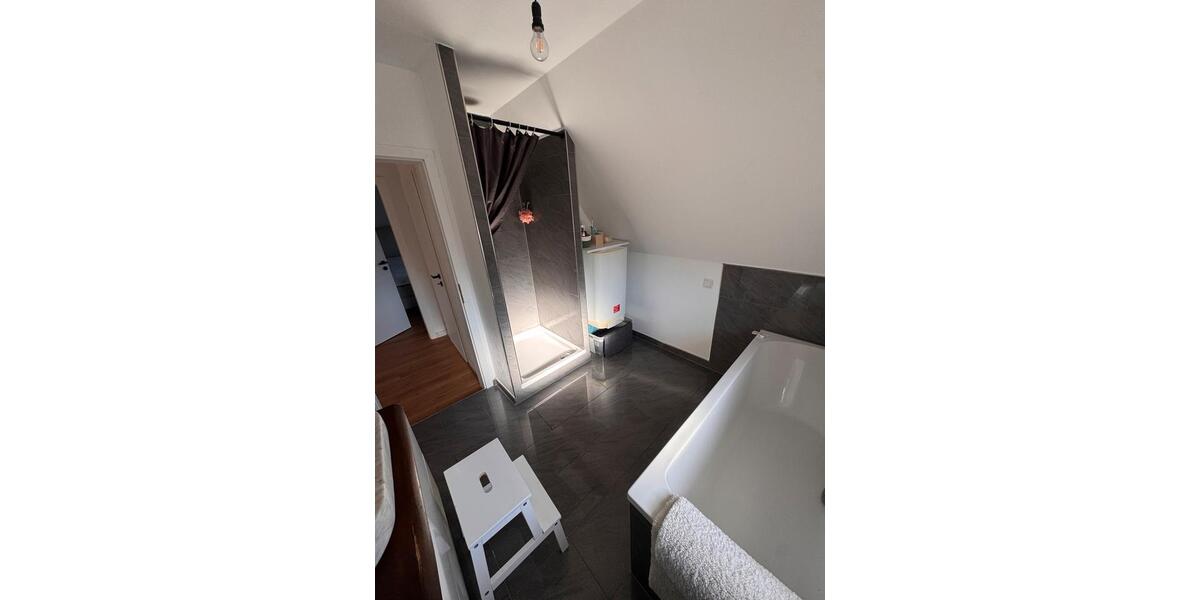 Dachgeschoßwohnung Ispringen - 4.5 Zimmer, 106 m&sup2;, 360.000&euro; | Angebot:25304743