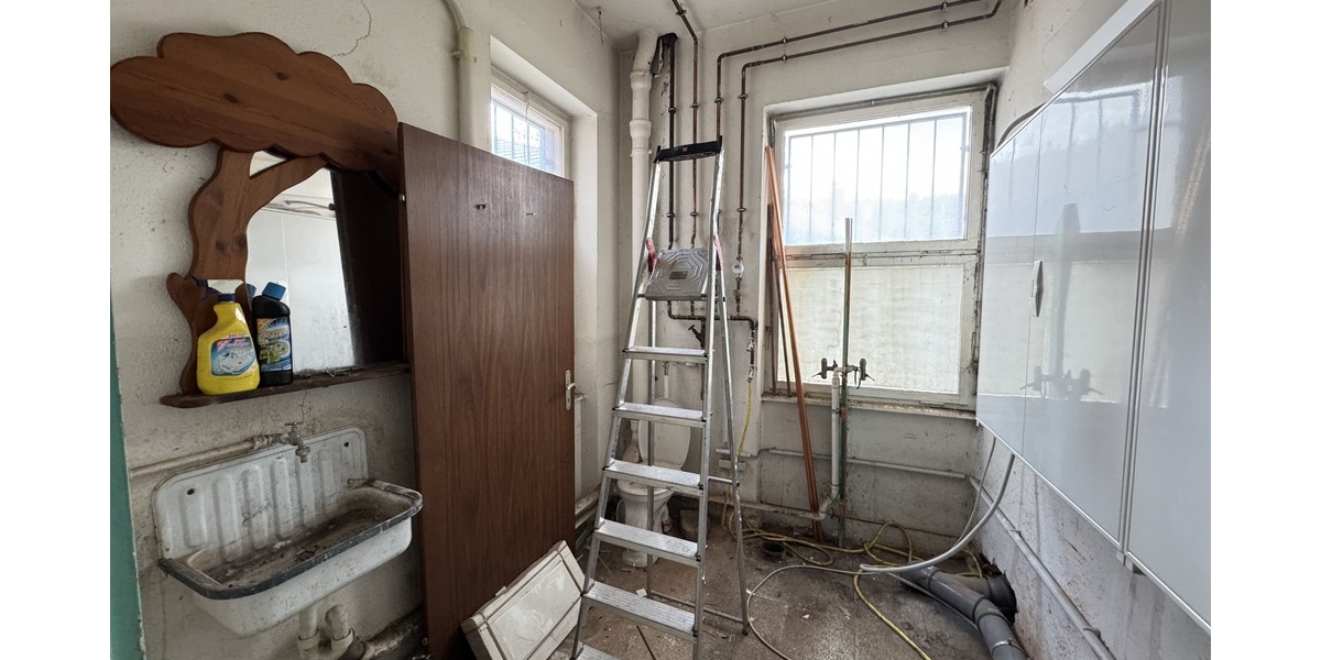 Teilsaniertes 3-Familienhaus in Pforzheim-Würm 14 zimmer