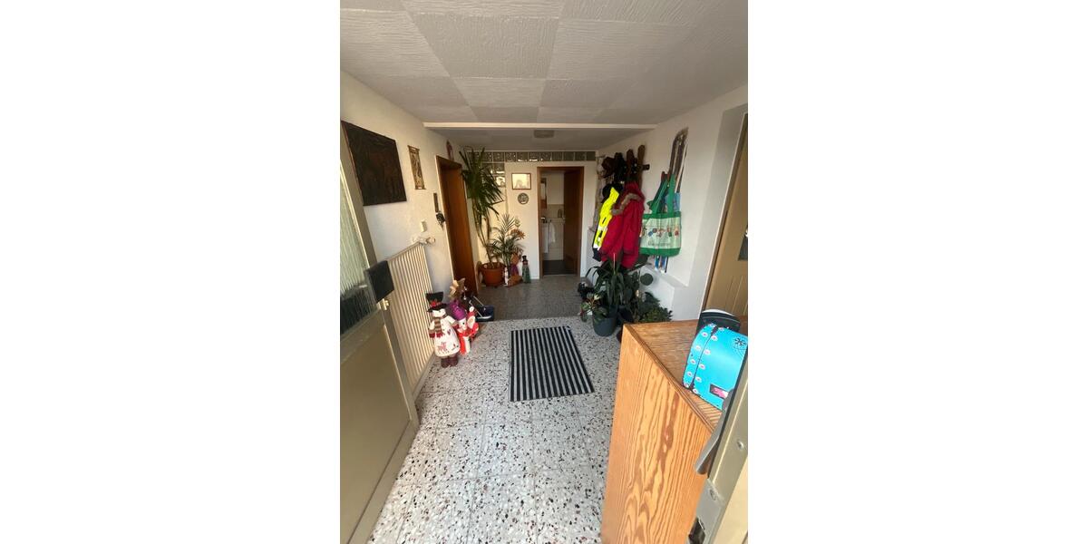 Geräumige DoppelhaushälfteMehrgenerationenhaus in Flehingen 9 zimmer