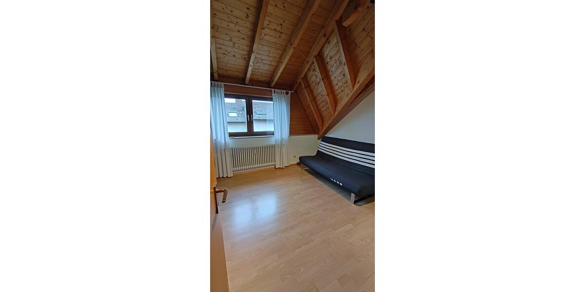 Dachgeschoßwohnung Karlsbad - 4 Zimmer, 1.250&euro; | Angebot:22982345