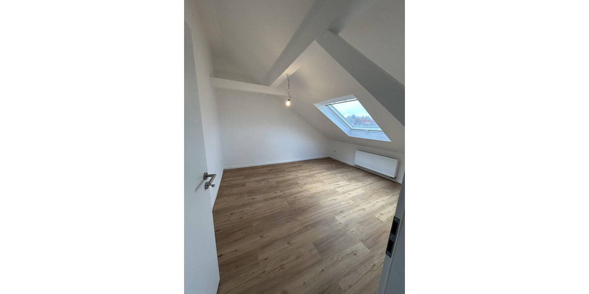 Etagenwohnung Karlsruhe Oststadt - 3 Zimmer, 15 m&sup2;, 450&euro; | Angebot:26791677