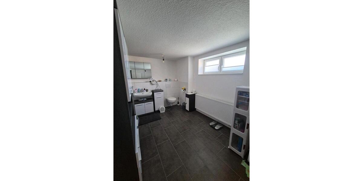 Etagenwohnung Oberderdingen - 4 Zimmer, 110 m&sup2;, 1.400&euro; | Angebot:25325057