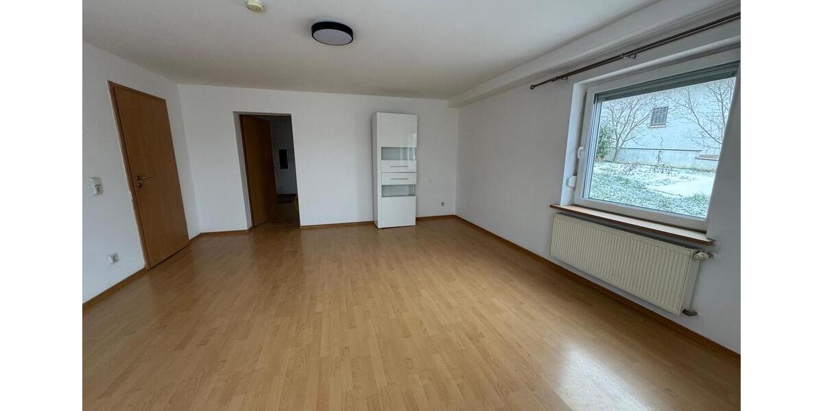 3-Zimmer-EG-Wohnung mit Hof in Niefern zimmer