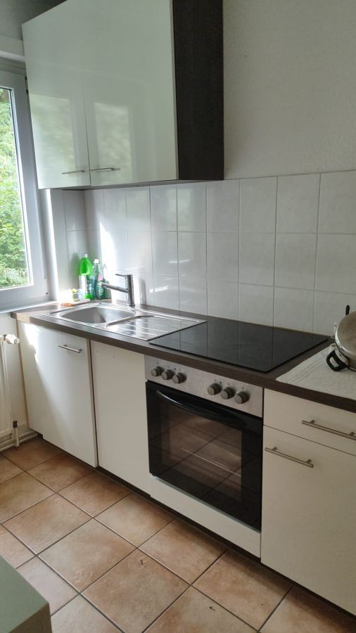 Helle 3-Zimmer-Altbau-Wohnung in zentrumsnaher Aussichtslage (Mietdauer: min. 4 Jahre) 3 zimmer