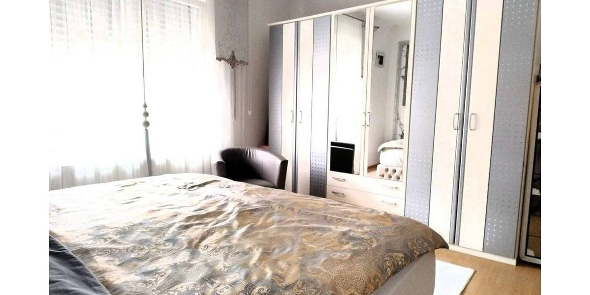 Etagenwohnung Pforzheim Nordstadt - 3 Zimmer, 84 m&sup2;, 240.000&euro; | Angebot:26131364