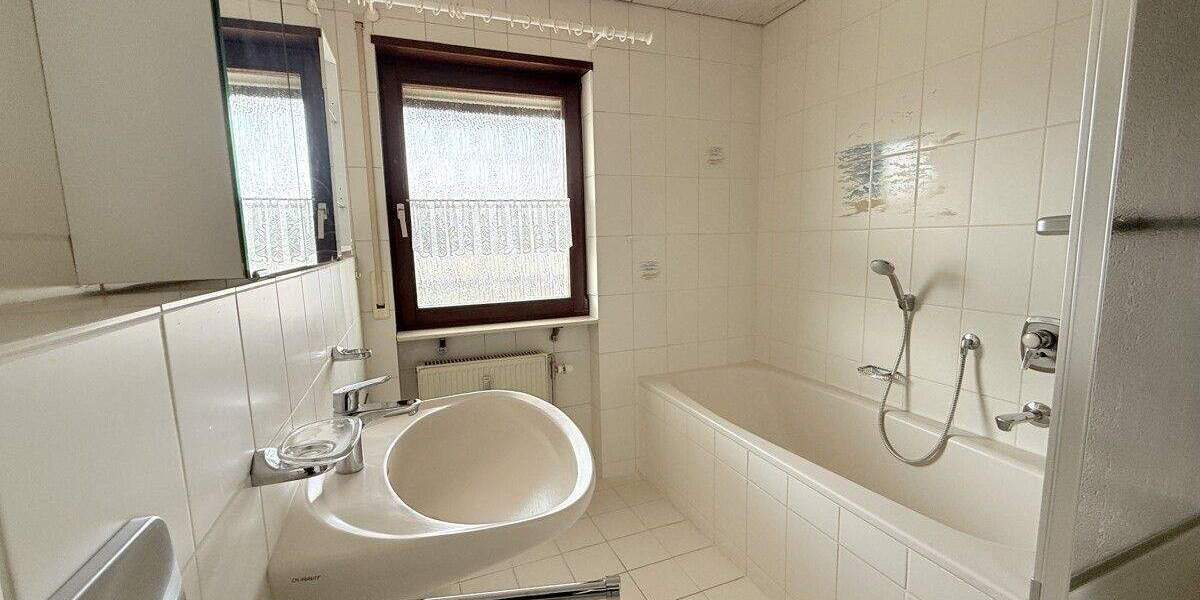 Etagenwohnung Stutensee Blankenloch - 3 Zimmer, 98 m&sup2;, 295.000&euro; | Angebot:25815373