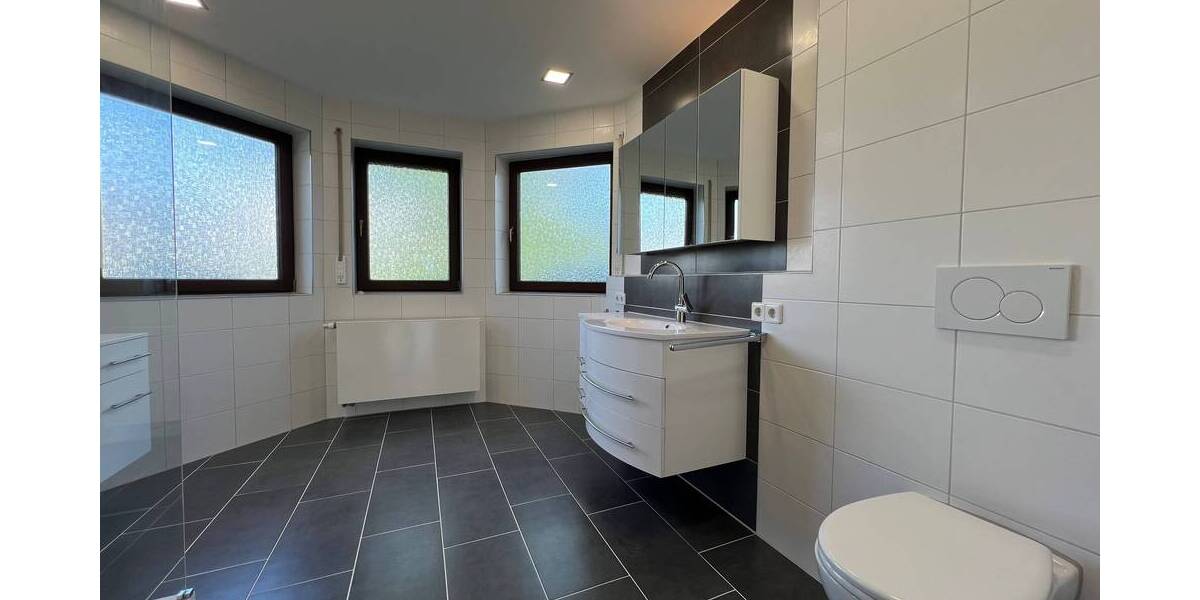 Mehrfamilienhaus, Wohnhaus Schwieberdingen - 8 Zimmer, 202 m&sup2;, 950.000&euro; | Angebot:25706113