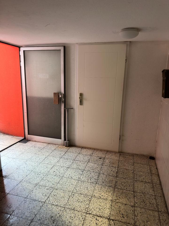 Vermietung Büro- Lagerfläche in Wohngebäude