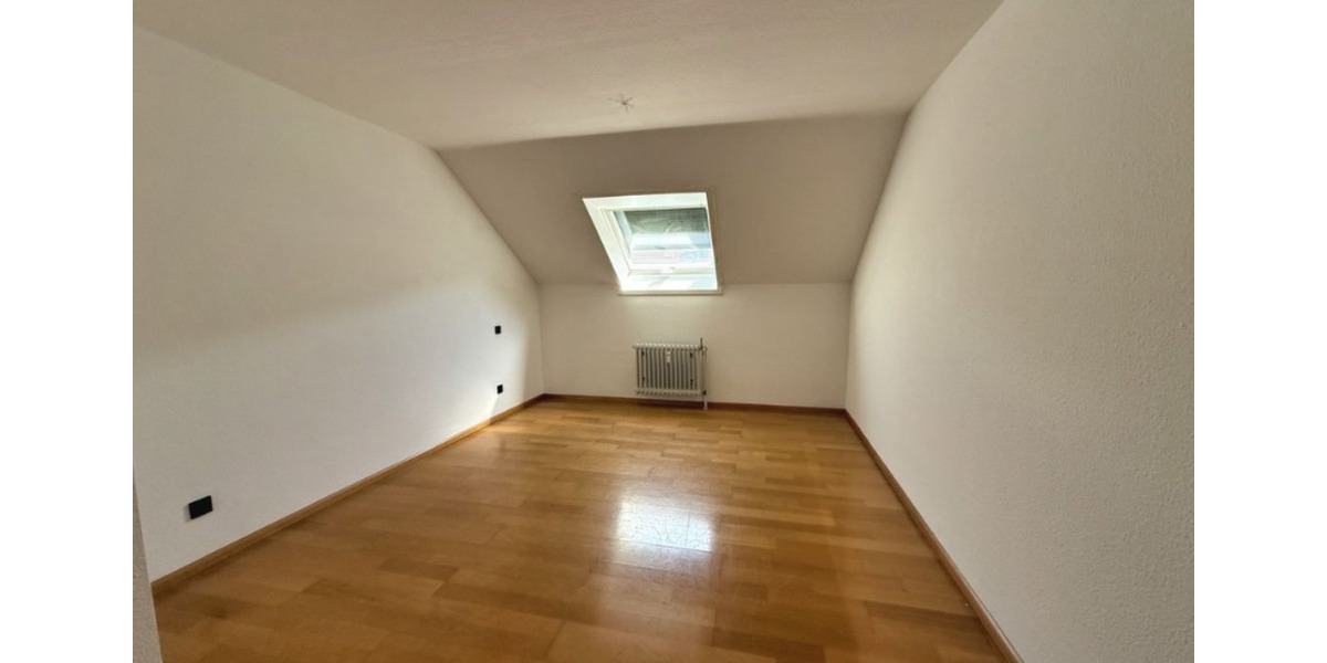Dachgeschoßwohnung Karlsruhe Hagsfeld - 5 Zimmer, 145 m&sup2;, 519.000&euro; | Angebot:25103056