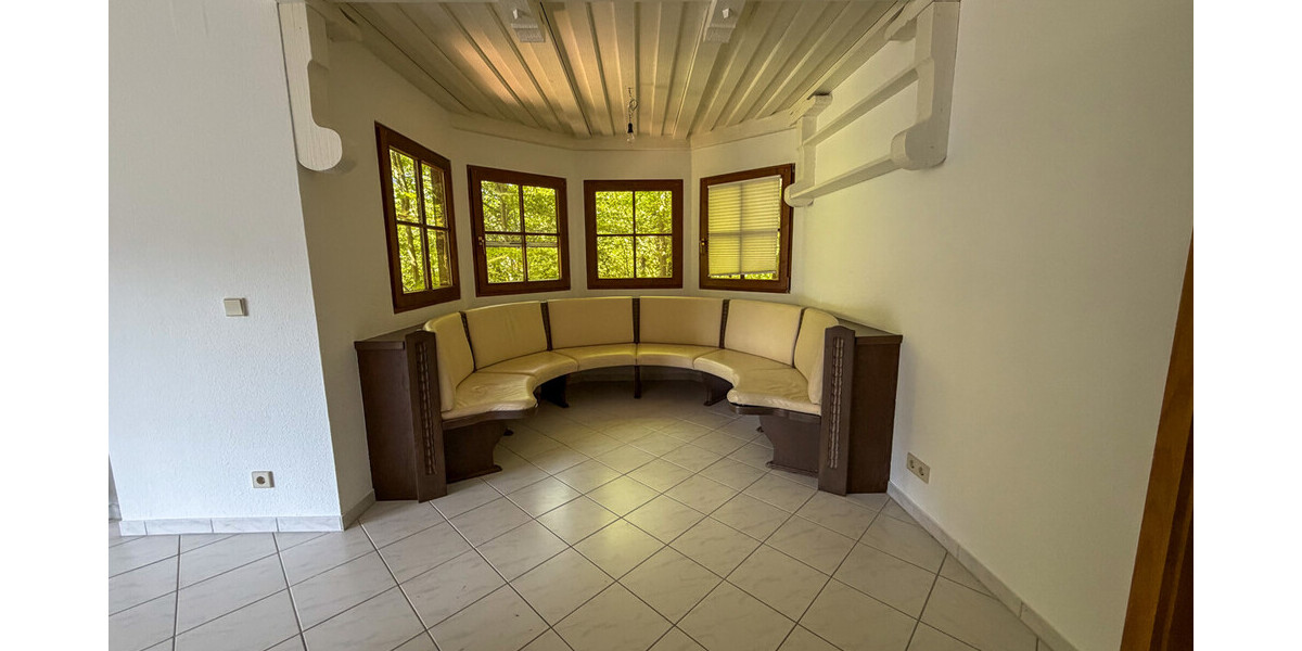 Stadt Villa mit riesigem Garten und Traum Aussicht - Zweifamilienhaus Bad Wildbad Wildbad | Angebot:27371116