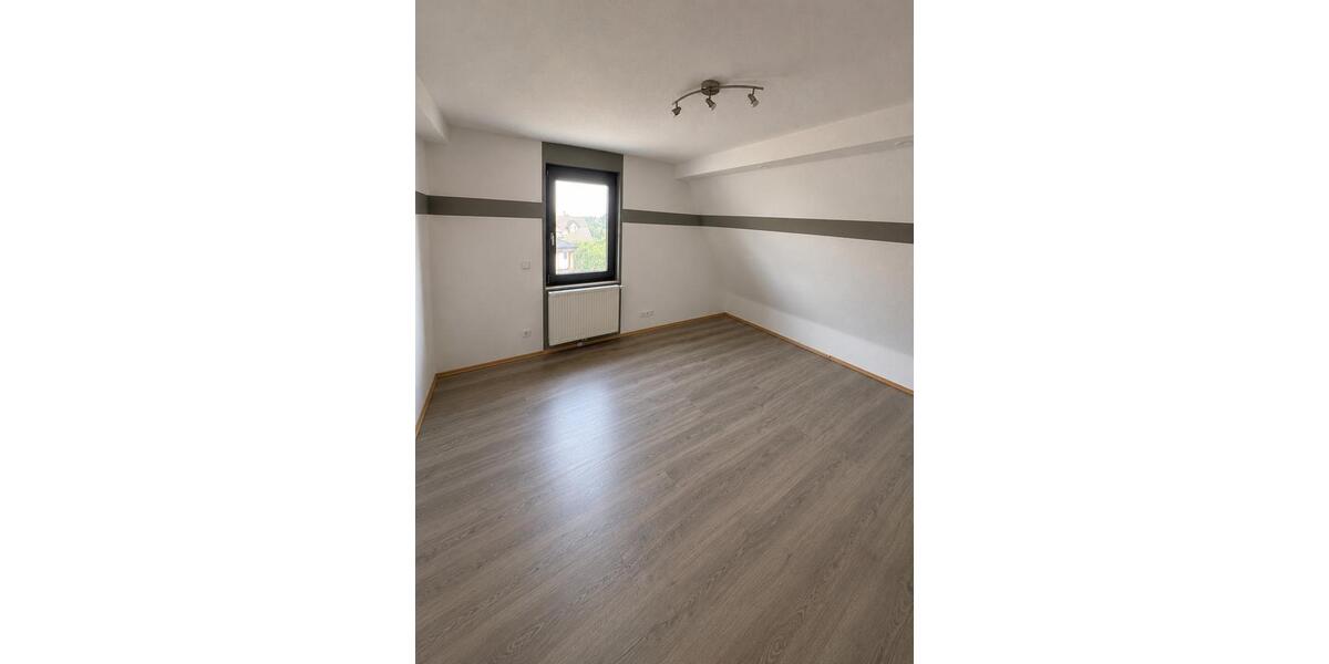 Doppelhaushälfte Sachsenheim - 5 Zimmer, 123 m&sup2;, 400.000&euro; | Angebot:27158344