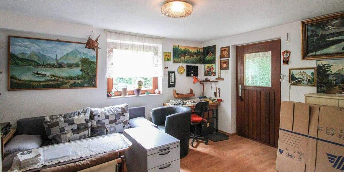 Einfamilienhaus Calw - 7 Zimmer, 329.000&euro; | Angebot:25781146