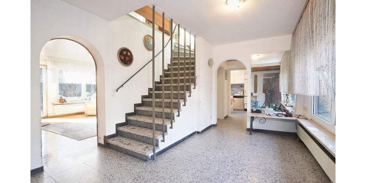 Einfamilienhaus Bretten - 7 Zimmer, 220 m&sup2;, 685.000&euro; | Angebot:25777708