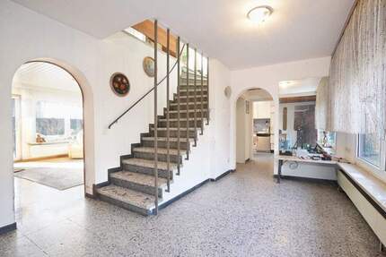 Haus Bretten - 7 Zimmer, 220 m&sup2;, 685.000&euro; | Angebot:25777708