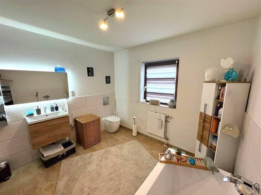Vielseitiges Einfamilienhaus in idyllischer Lage - perfekt für Familien oder mehrere Generationen