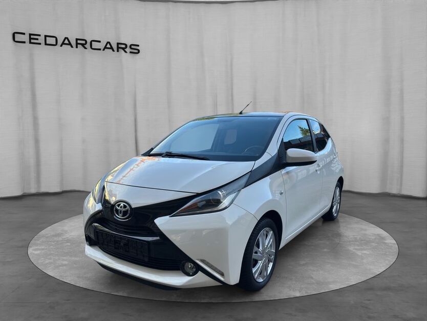 Toyota Aygo (X) 77.000 km 7.250 € Karlsruhe 76135