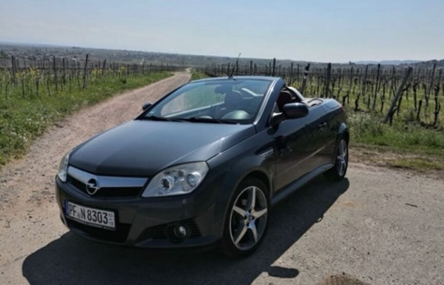 Opel Tigra 148.000 km 3.500 € Wiernsheim 75446