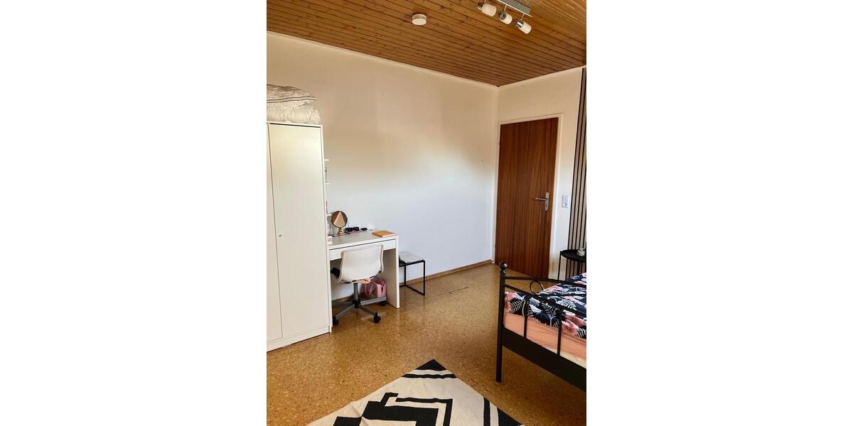 Etagenwohnung Vaihingen an der Enz - 3 Zimmer, 74 m&sup2;, 1.500&euro; | Angebot:26448400