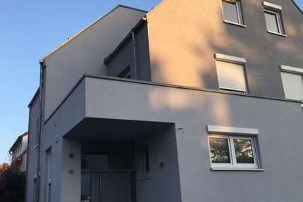 Haus Sindelfingen Sindelfingen (Stadt) - 9 Zimmer, 280 m&sup2;, 1.190.000&euro; | Angebot:25995290