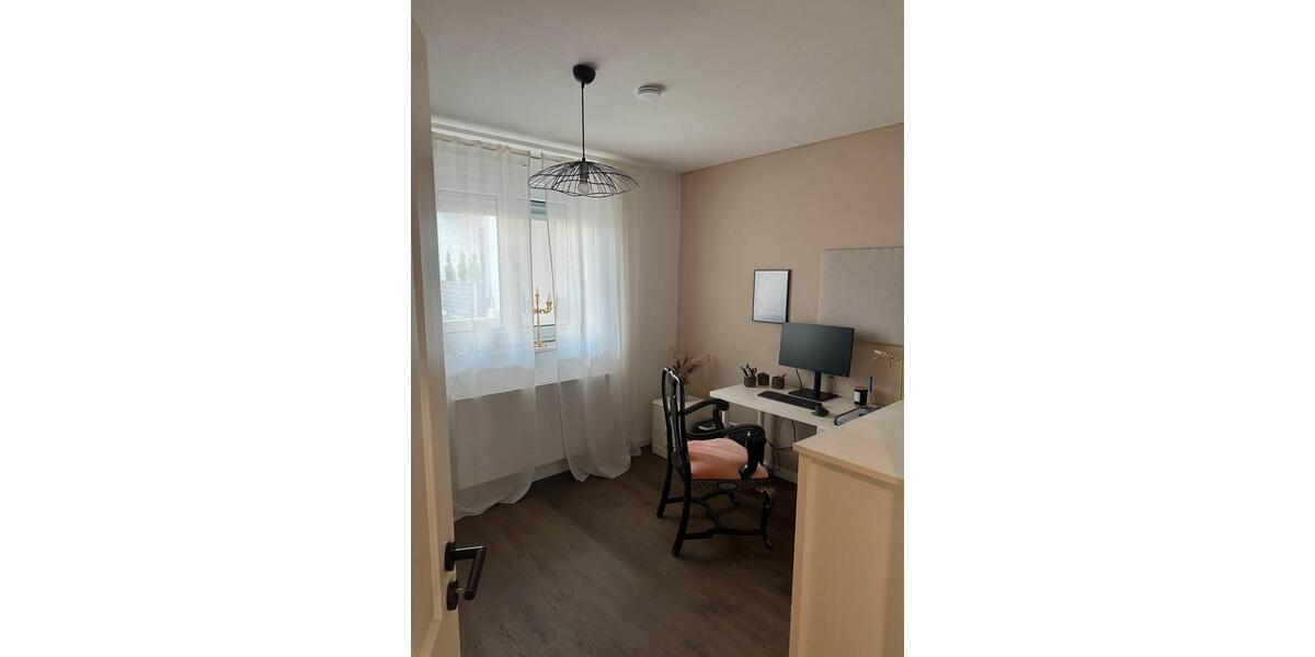 Kernsanierte EG-Wohnung (208 m²) mit großer Terrasse 6 zimmer