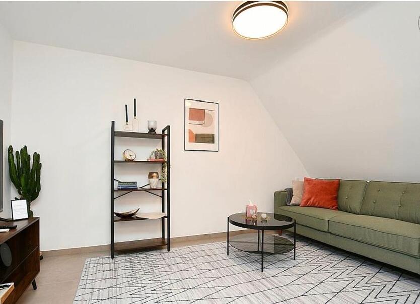 NEU kernsanierte & voll ausgestattete 4 Zimmer Wohnung zimmer