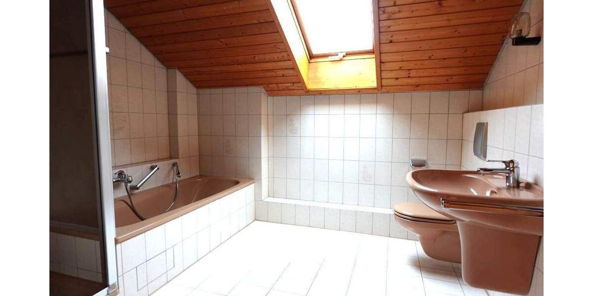 Doppelhaushälfte Pforzheim Nordstadt - 3 Zimmer, 92 m&sup2;, 405.000&euro; | Angebot:25709182