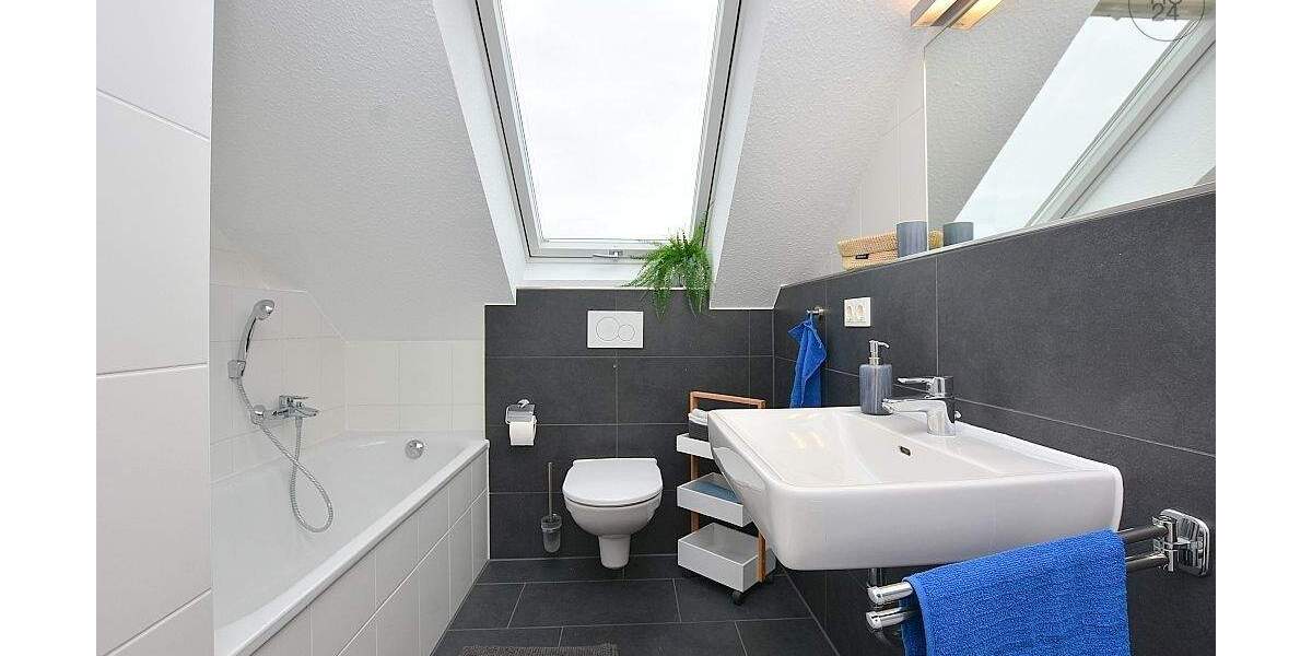 Hochwertig möblierte Wohnung mit TG und Loggia in Ditzingen 2 zimmer