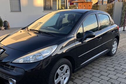 Peugeot 207 147.724 km 2.490 &euro; Hemmingen 71282