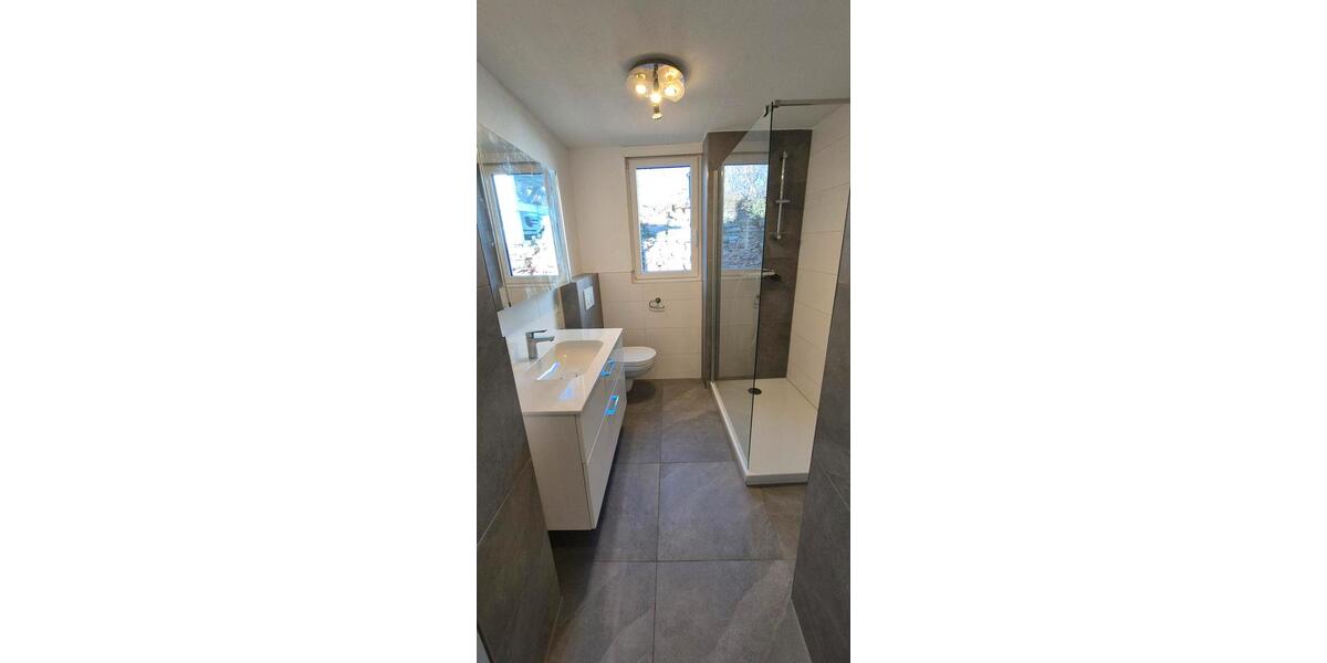 Geräumiges Reihenmittelhaus in traumhafter Lage - Blick über PF 6 zimmer