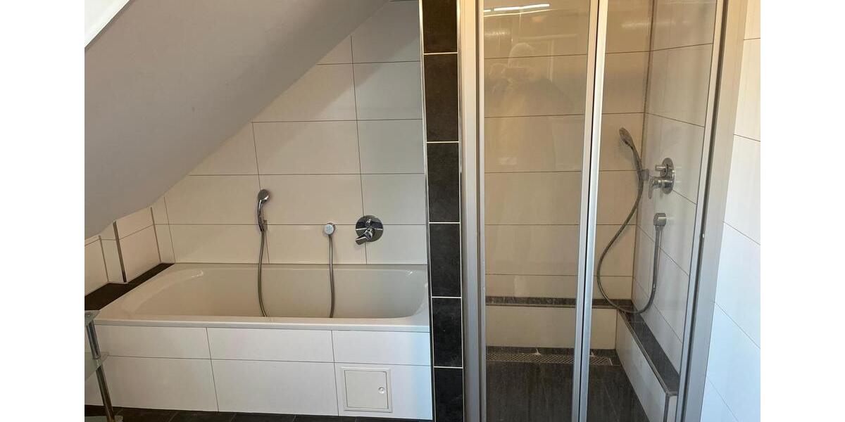 Einfamilienhaus Leonberg - 7 Zimmer, 192 m&sup2;, 2.000&euro; | Angebot:26357981