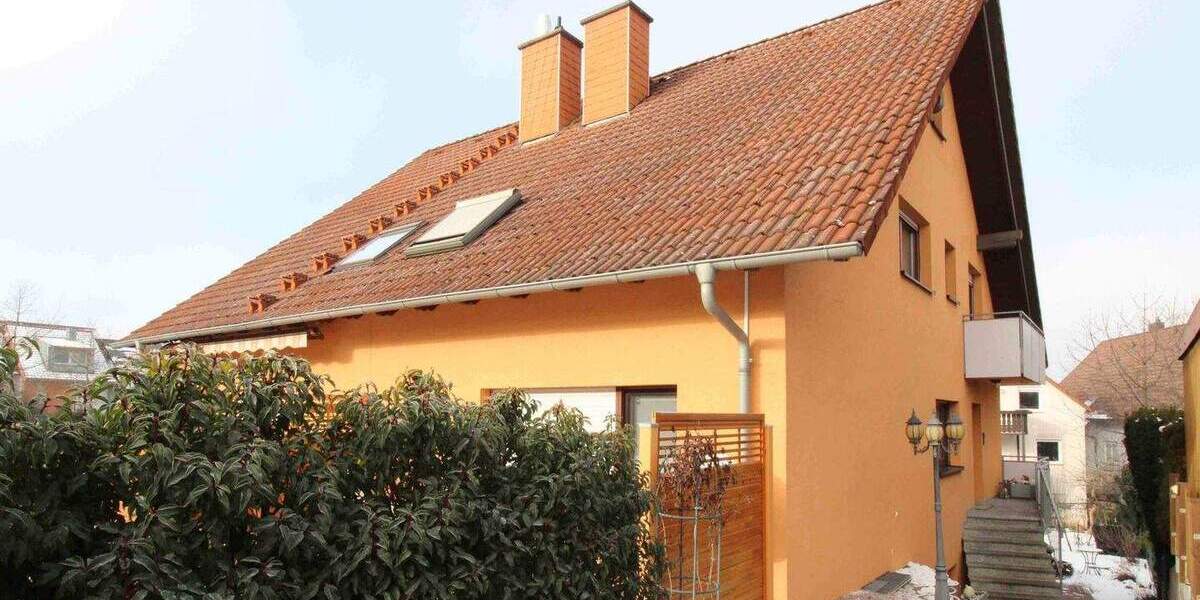 Ihr neues Zuhause: Großzügige DHH in Karlsbad-Langensteinbach mit Garage 5 zimmer