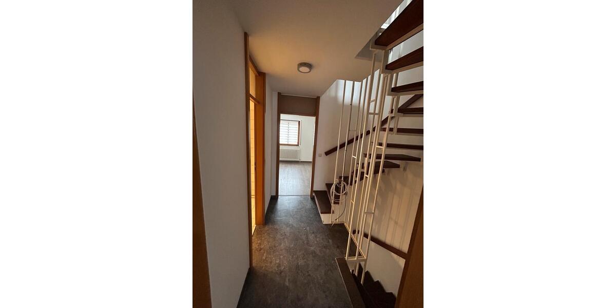 Reihenhaus Ditzingen - 5.5 Zimmer, 120 m&sup2;, 1.800&euro; | Angebot:25646253