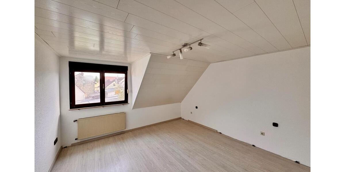 Einfamilienhaus Sulzfeld - 5 Zimmer, 172 m&sup2;, 1.600&euro; | Angebot:26613717