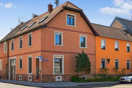 Haus Karlsruhe / Hagsfeld Hagsfeld - 14 Zimmer, 291 m&sup2;, 775.000&euro; | Angebot:25070530