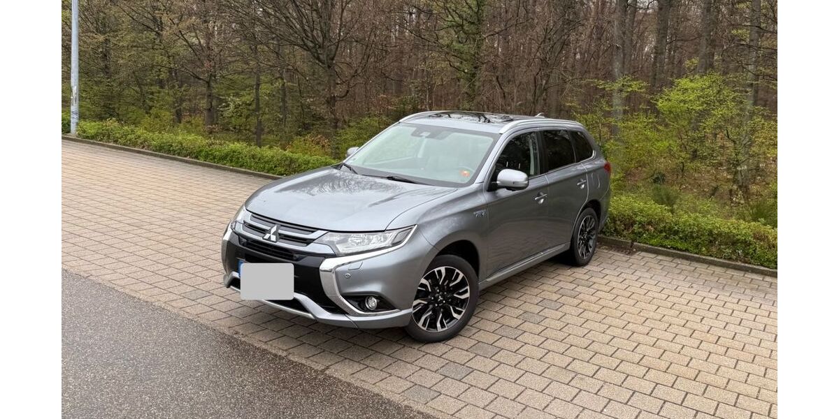 Mitsubishi Plug-in Hybrid Outlander 104.000 km 17.500 &euro; Neuenbürg 75305