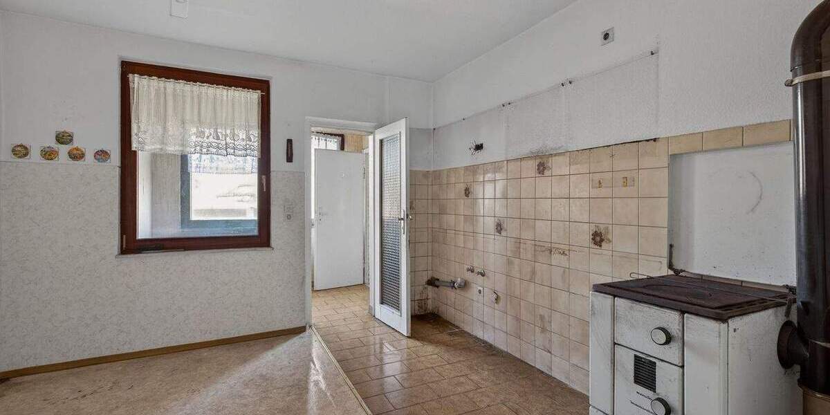 Mehrfamilienhaus, Wohnhaus Karlsbad / Auerbach Auerbach - 6 Zimmer, 153 m&sup2;, 195.000&euro; | Angebot:25425143