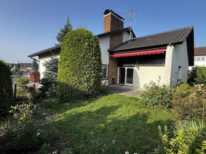 Großzügiges Einfamilienhaus mit Potenzial in ruhiger Lage