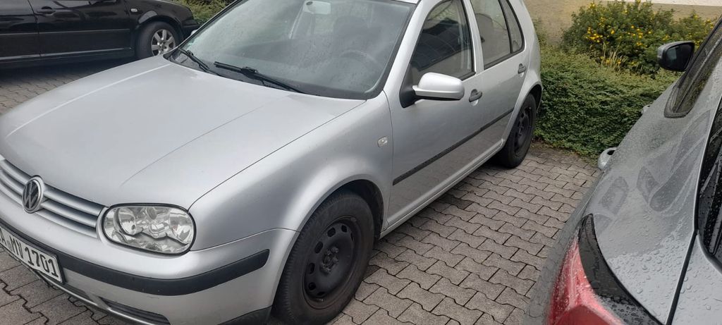 VW Golf 185.000 km 2.500 &euro; Birkenfeld 75217