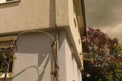 Kleines Wohnhaus mit Garten