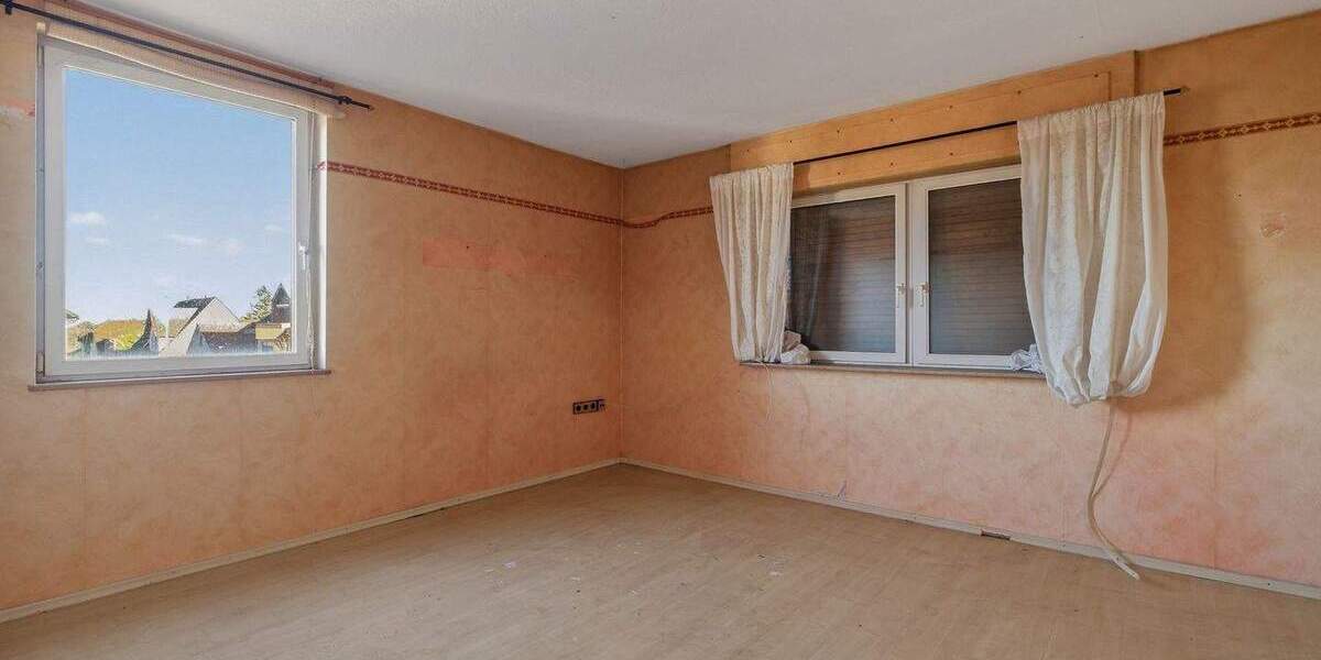 Mehrfamilienhaus, Wohnhaus Karlsbad / Auerbach Auerbach - 6 Zimmer, 153 m&sup2;, 195.000&euro; | Angebot:25425143