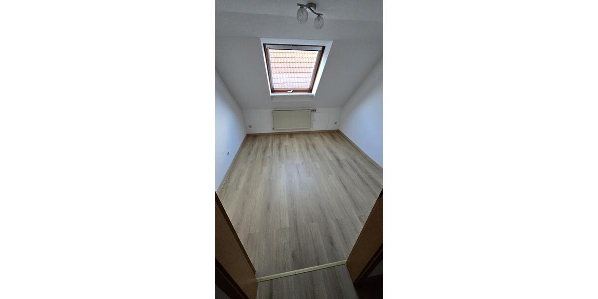 Dachgeschoßwohnung Weil der Stadt - 3 Zimmer, 77 m&sup2;, 750&euro; | Angebot:25802931