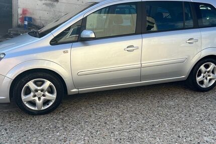 Opel Zafira 157.000 km 4.899 € Stuttgart 70469