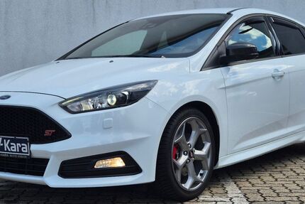 Ford Focus 62.000 km 16.990 &euro; Karlsruhe 76185