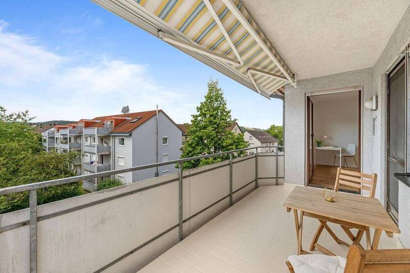 sofort verfügbar: neu renovierte 3 Zimmer mit Südbalkon
