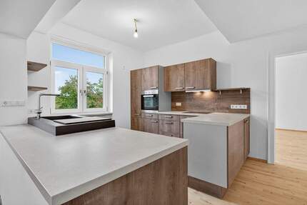 Vom Zug aufs Sofa in fünf Minuten - urbane Freiheit im frisch renovierten Altbau! 3 zimmer