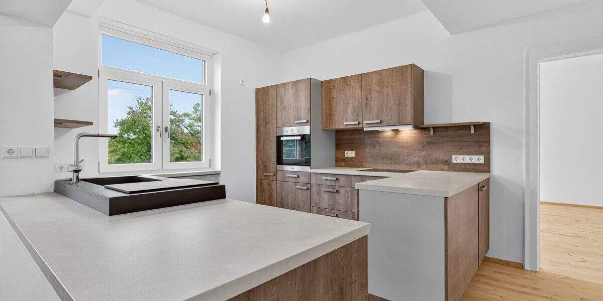 Vom Zug aufs Sofa in fünf Minuten - urbane Freiheit im frisch renovierten Altbau! 3 zimmer